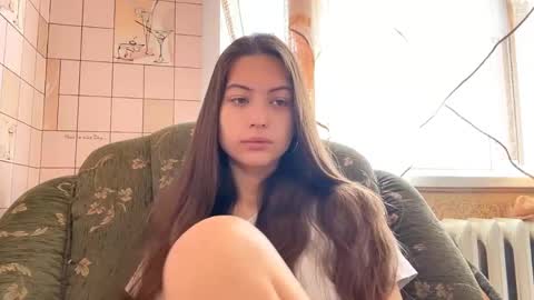 Snapshot of lenniepennachio chatting on 04/29/26, 04:49 Hellomy name is Natalyits my first day here nice to meet you Give me 50 thumbs ups online show from 04/29/26, 04:49