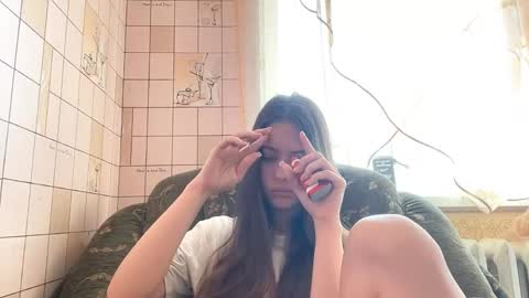 Snapshot of lenniepennachio chatting on 05/03/26, 04:40 Hellomy name is Natalyits my first day here nice to meet you Give me 50 thumbs ups online show from 05/03/26, 04:40
