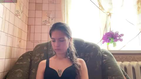 Snapshot of lenniepennachio chatting on 05/17/26, 09:38 Hellomy name is Natalyits my first day here nice to meet you Give me 50 thumbs ups online show from 05/17/26, 09:38