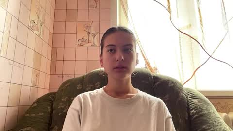Snapshot of lenniepennachio chatting on 05/31/26, 07:15 Hellomy name is Natalyits my first day here nice to meet you Give me 50 thumbs ups online show from 05/31/26, 07:15