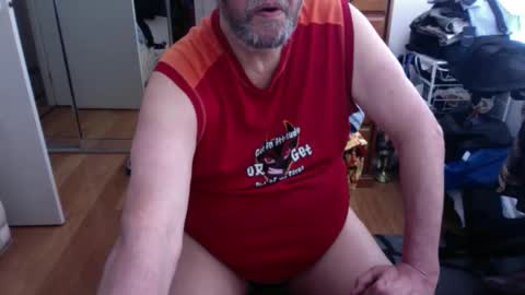 Snapshot of lennyfife chatting on 10/25/25, 11:32 Pussylicker online show from 10/25/25, 11:32