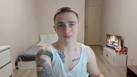 Snapshot of leo__miller chatting on 07/25/26, 12:42 LEO online show from 07/25/26, 12:42
