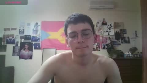 Snapshot of leo_cutie chatting on 02/18/26, 09:00 leo_cutie online show from 02/18/26, 09:00