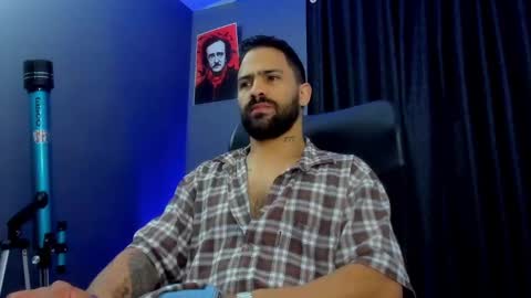 Snapshot of leo_diaz01 chatting on 02/25/25, 02:33 Leo  Diaz online show from 02/25/25, 02:33