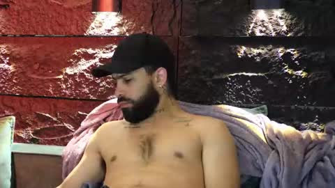 Snapshot of leo_diaz01 chatting on 09/21/25, 10:00 Leo  Diaz online show from 09/21/25, 10:00