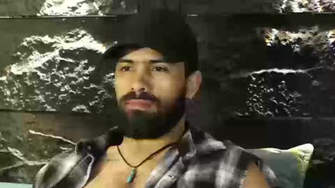 Snapshot of leo_diaz01 chatting on 09/26/25, 12:14 Leo  Diaz online show from 09/26/25, 12:14