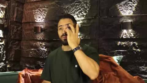 Snapshot of leo_diaz01 chatting on 10/18/25, 12:24 Leo  Diaz online show from 10/18/25, 12:24