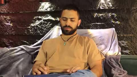 Leo  Diaz online show from 11/04/25, 10:31