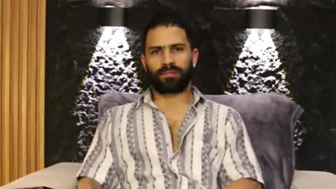 Leo  Diaz online show from 12/19/25, 02:40