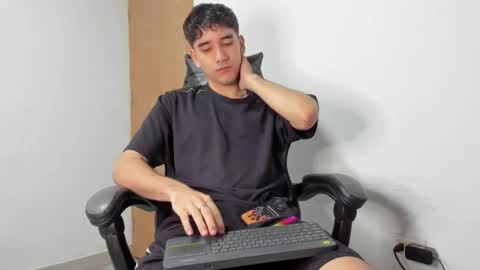 Leo Jones online show from 11/06/25, 01:06