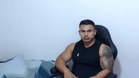 Snapshot of leo_muscleboy chatting on 05/28/26, 10:40 Leo online show from 05/28/26, 10:40