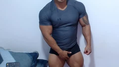 Snapshot of leo_muscleboy chatting on 06/17/26, 03:09 Leo online show from 06/17/26, 03:09
