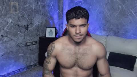 Leo independent model online show from 09/25/25, 03:32