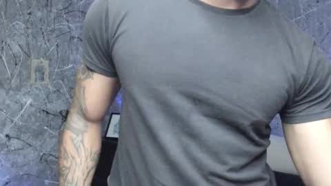 Leo independent model online show from 10/01/25, 01:00