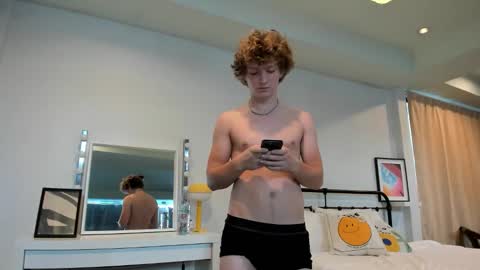 leo_wildd online show from 10/19/25, 08:59