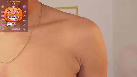 Snapshot of leodovina_16 chatting on 10/22/25, 03:12 Leo online show from 10/22/25, 03:12