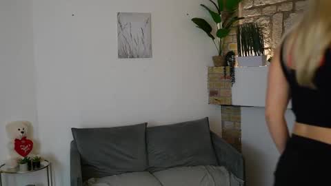 Snapshot of leokitty_ chatting on 02/10/26, 01:59 leokitty online show from 02/10/26, 01:59