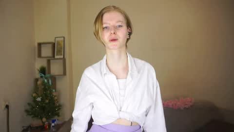 Hello Im Roxy Im just starting my journey here so lets get acquainted online show from 03/24/26, 06:13