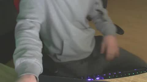 Snapshot of leon_97 chatting on 12/29/24, 12:20 Lele 97 online show from 12/29/24, 12:20