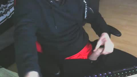 Snapshot of leon_97 chatting on 10/06/25, 08:56 Lele 97 online show from 10/06/25, 08:56