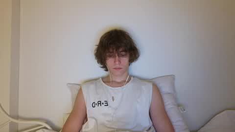 Snapshot of leon_heart666 chatting on 04/17/26, 09:40 Leon online show from 04/17/26, 09:40