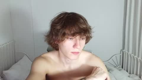 Snapshot of leon_heart666 chatting on 06/23/26, 01:42 Leon online show from 06/23/26, 01:42