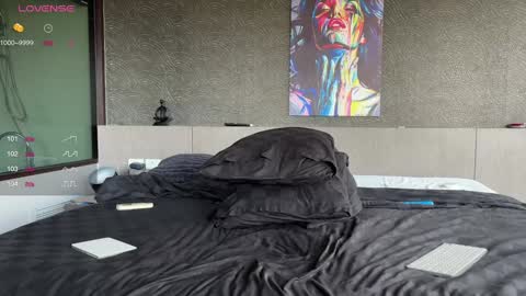 Leon online show from 02/26/25, 01:21