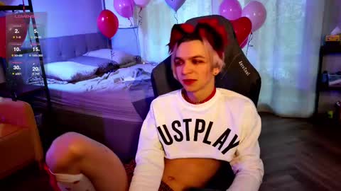 Leon online show from 02/11/25, 07:33