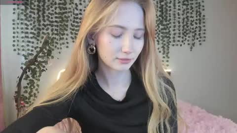 Snapshot of leona_vixen chatting on 05/14/26, 10:55 Leona online show from 05/14/26, 10:55