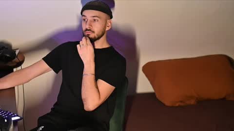 Snapshot of leonardo_grande chatting on 01/15/26, 09:51 Leonardo online show from 01/15/26, 09:51