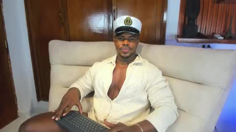 Snapshot of leonardo_jones1 chatting on 09/15/25, 04:56 Leandro jones online show from 09/15/25, 04:56