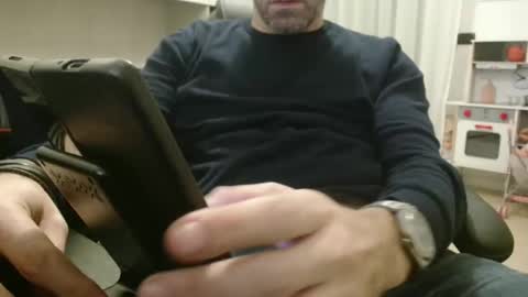 angel e sonia online show from 11/20/25, 04:40