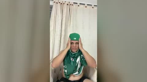 Snapshot of leonel_ferrer chatting on 08/08/26, 07:21 LEONELKIRY online show from 08/08/26, 07:21