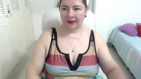 leonela   online show from 04/15/26, 02:07