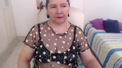 leonela   online show from 05/20/26, 11:38
