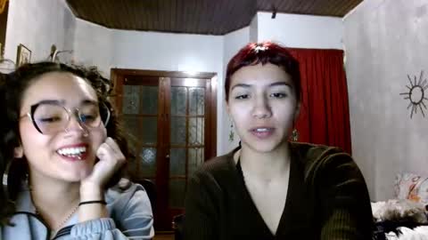 leonela  online show from 09/15/25, 04:45