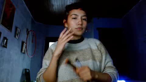 leonela  online show from 09/19/25, 08:42