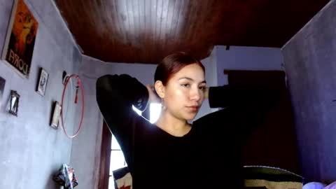 leonela  online show from 09/20/25, 08:21