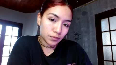 leonela  online show from 10/06/25, 07:00