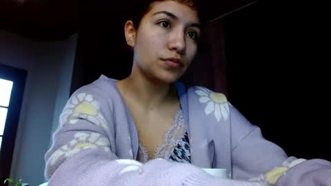 leonela  online show from 10/19/25, 06:08