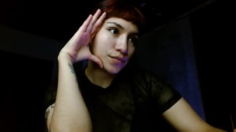 leonela  online show from 10/22/25, 12:44