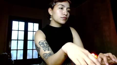 leonela  online show from 10/27/25, 08:13