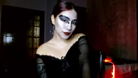 leonela  online show from 10/31/25, 11:28