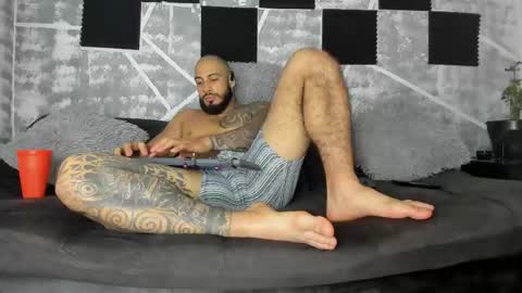 Snapshot of leonidas_k18 chatting on 05/07/26, 03:23 ANDRES online show from 05/07/26, 03:23