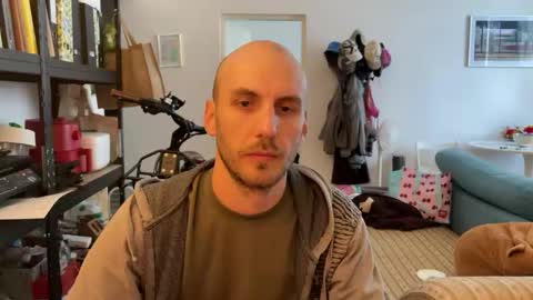 Snapshot of leonvampire chatting on 10/01/25, 01:50 Leon online show from 10/01/25, 01:50