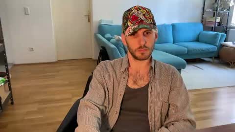 Leon online show from 04/29/26, 10:41