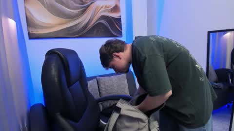 Leo  online show from 02/15/26, 03:47