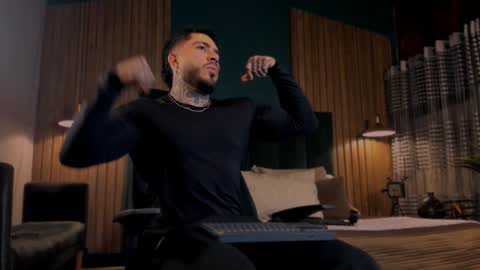 Leo Salvatore online show from 02/07/25, 03:34