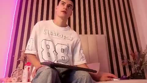 leotease online show from 06/14/26, 04:31