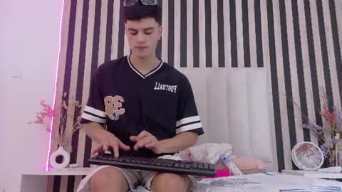 leotease online show from 07/14/26, 07:08